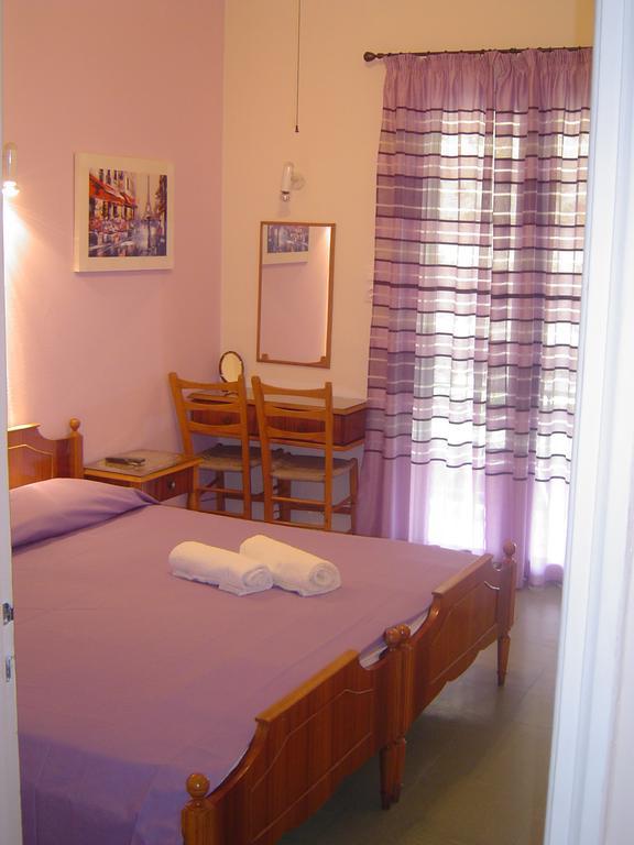Nana Hotel Kamena Vourla Quarto foto